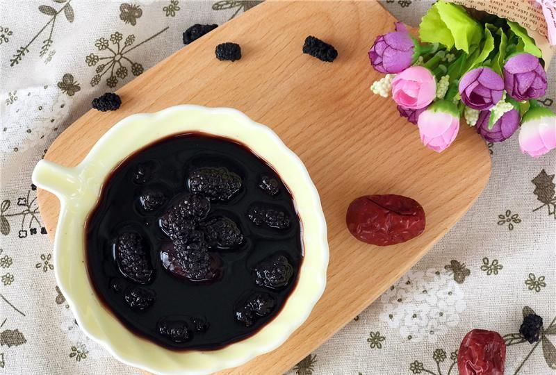 变少|白发最怕这水果,5块钱煮1大锅,每天吃点,头发乌黑,白发变少了