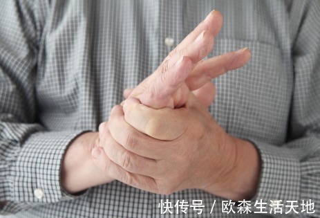 血管堵塞|65岁老人经常饮“1水”突发脑梗离世，医生：它是诱发脑梗的“导火线”