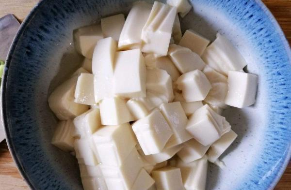 腰肢|媳妇最近迷上了这碗汤，隔一天喝一碗，肚腩消失了，腰肢也变细了