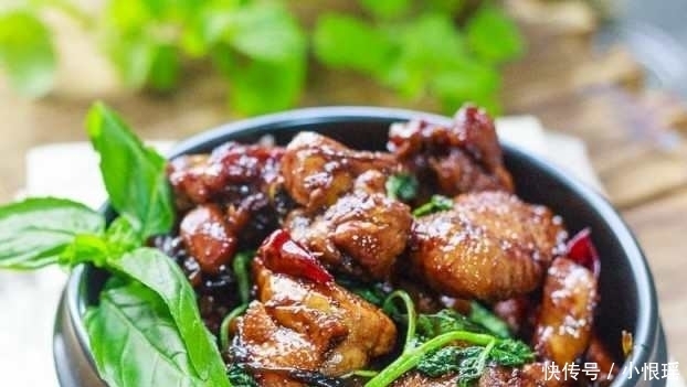色香味|色香味俱全的这道三杯鸡,能让你胃口大开,多吃一碗饭!
