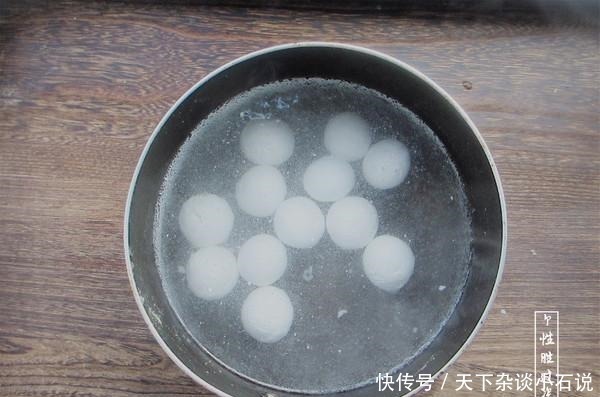 它是“穷人的阿胶”，一碗不到3块钱，每天吃一点，脸色红润