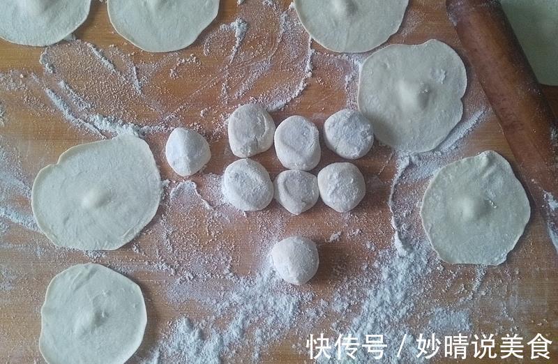 立冬吃饺子,加这三样调馅,怎么做都香,热乎的汤饺,手脚都暖了