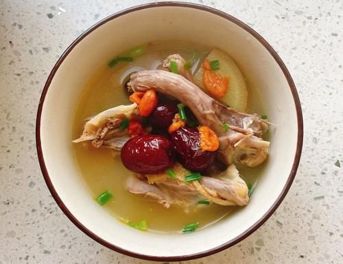 安稳度秋|“出伏一碗汤，不用医生帮”，6碗汤水要常喝，营养滋润安稳度秋