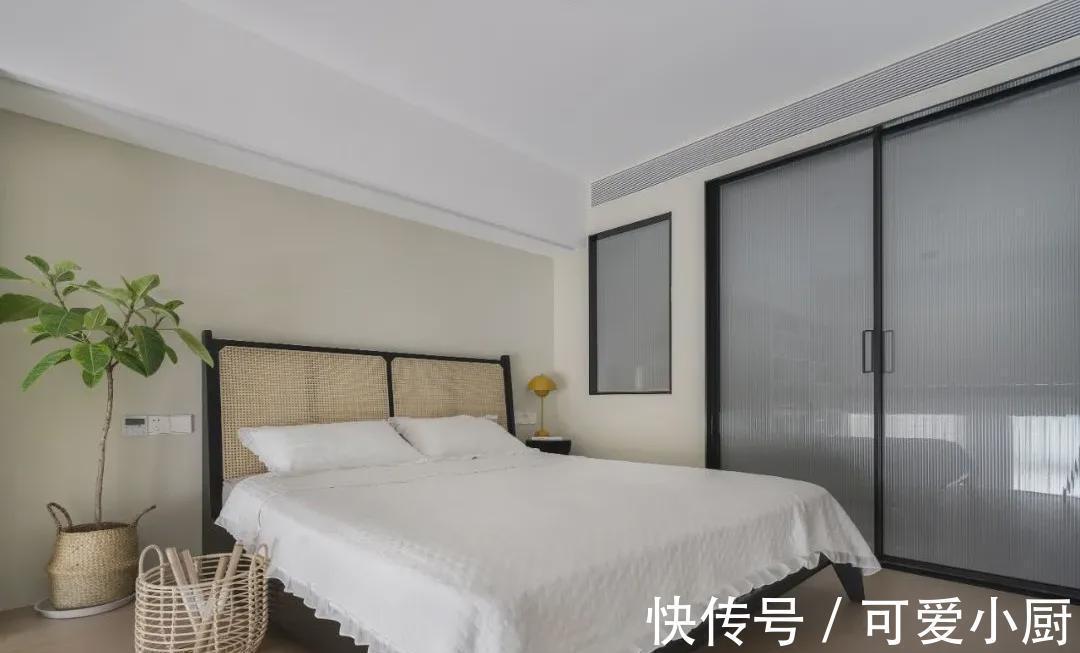 收纳|厉害了!35㎡迷你单身公寓,客厅挑空设计,装出了别墅大气感!