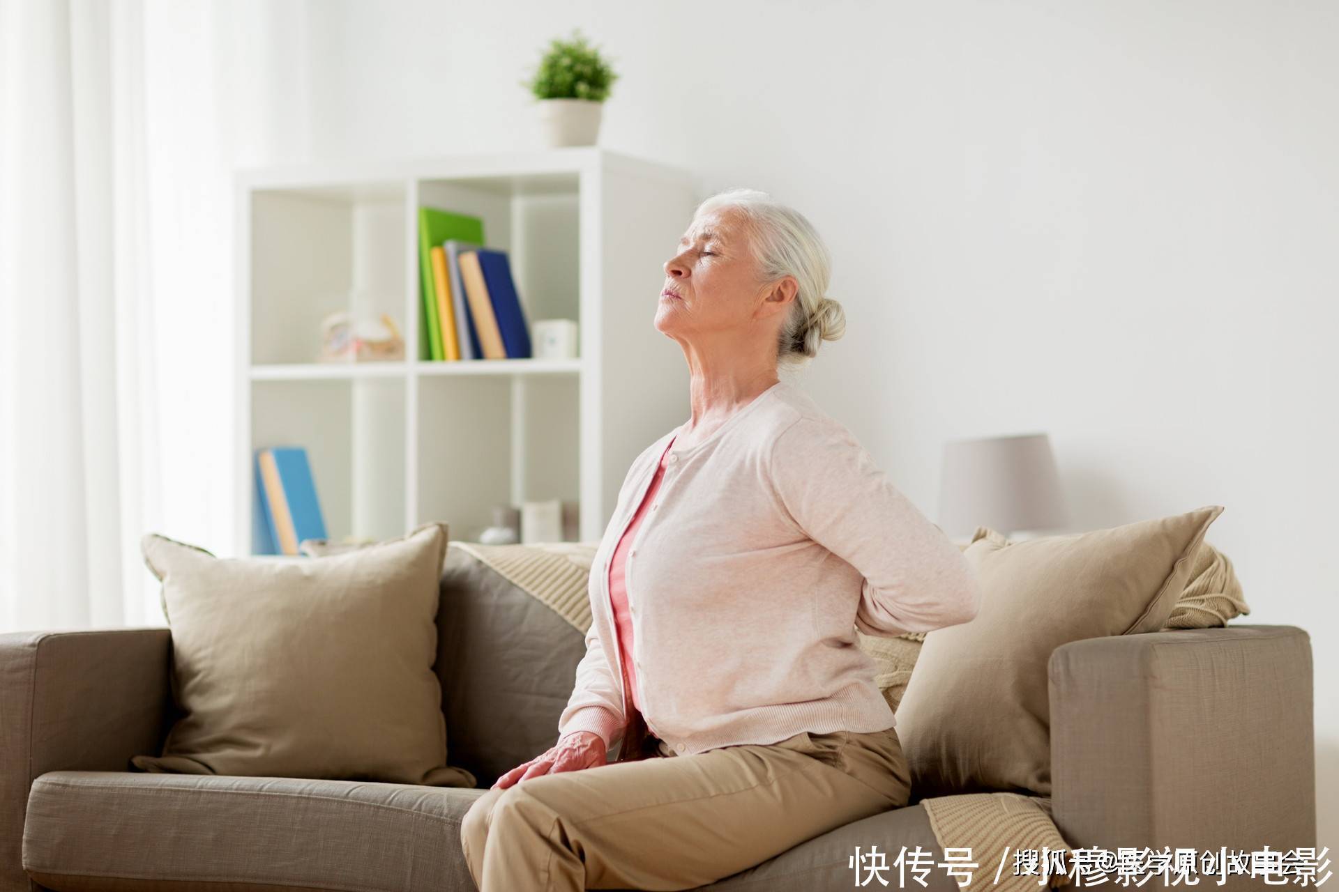 肩胛骨|别把肺癌当成颈椎病,肩背若有一个表现,可能是肺部在“求救”