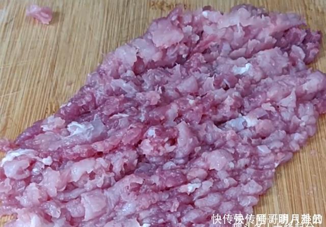 玉米面百吃不厌的做法，做法简单，美味又健康，很好的轻体美食