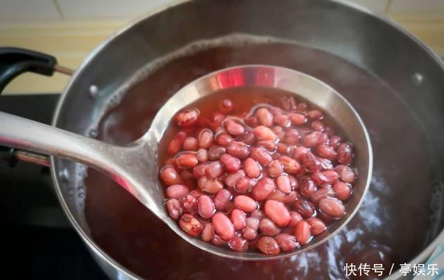 红豆和它天生一对,早晚喝点,排出体内湿气、毒素,体重更轻了