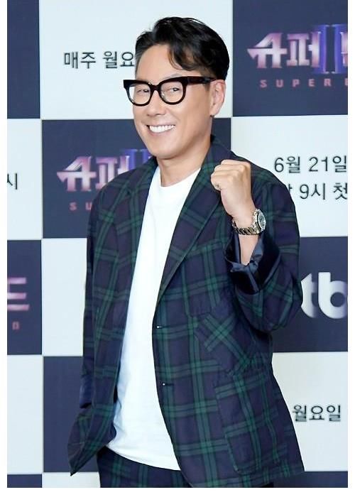 韩国艺人|CL尹钟信等韩国艺人出席JTBC《超级乐队2》节目发布会