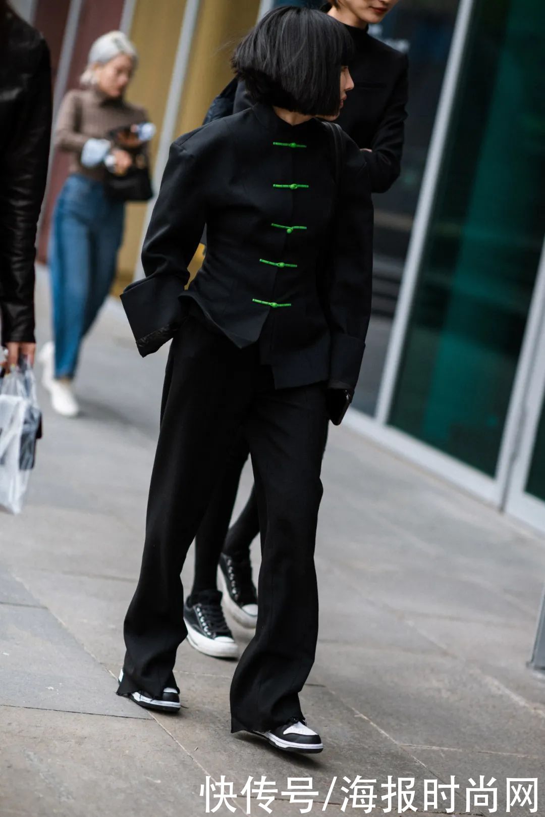 新中式风|穿旗袍、戴玉石、玩发簪...新中式风是时候逆袭了