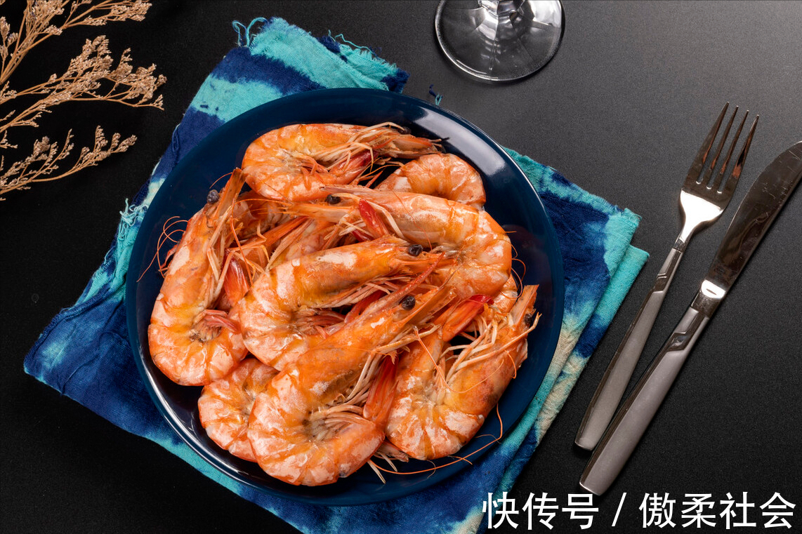 看家本领|鲜虾,我从不用水煮,渔民拿出看家本领,教你一招,鲜味不流失