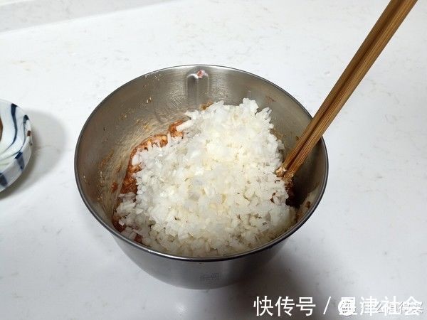 饺子|饺子馅怎么调才好吃？跟我学，一咬满口鲜汁儿，儿子能吃20个