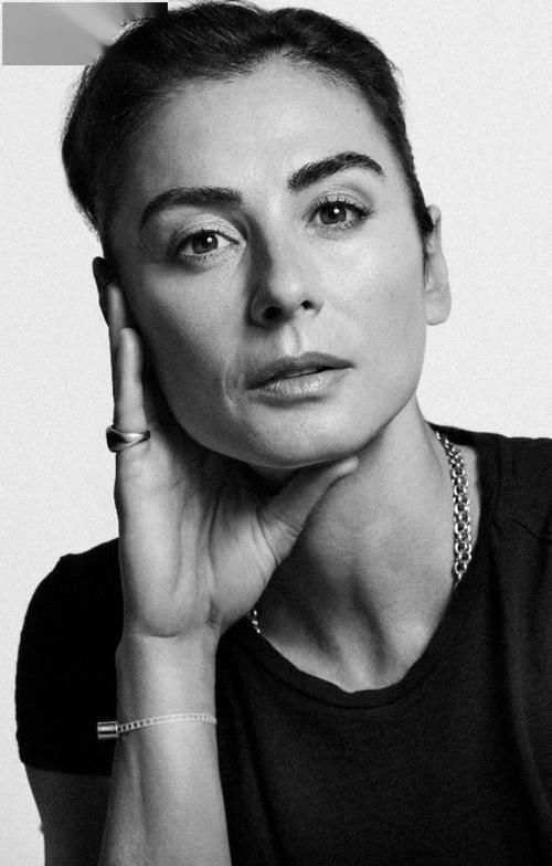 以珠宝讲述路易威登女性摩登故事Louis Vuitton腕表及珠宝艺术总监Francesca Amfitheatrof