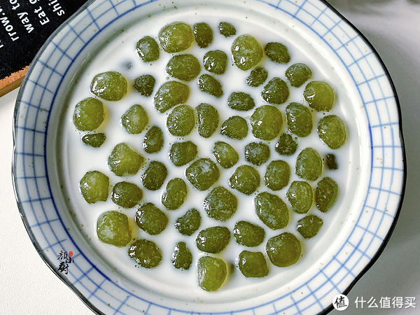 春天，吃得最多的就是它了，搓成小丸子煮一锅，清甜香糯，真好吃