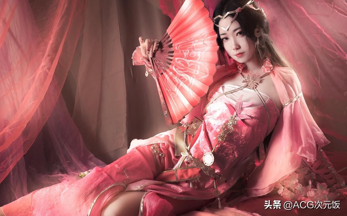 coser|国内最大的COS团队，经常上百人同台表演，霸屏漫展已成常事