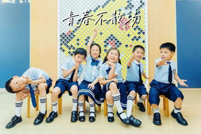 创意|恰同学少年！沪16区幼儿园、中小学创意毕业照来了