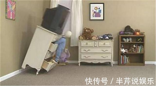 爸爸|爸爸回家找不着闺女,开门看到这一幕,奶爸内心幸好回来得早