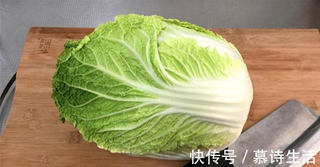天冷了,大白菜这样吃最过瘾,不炖豆腐,鲜香营养3大碗不够吃!