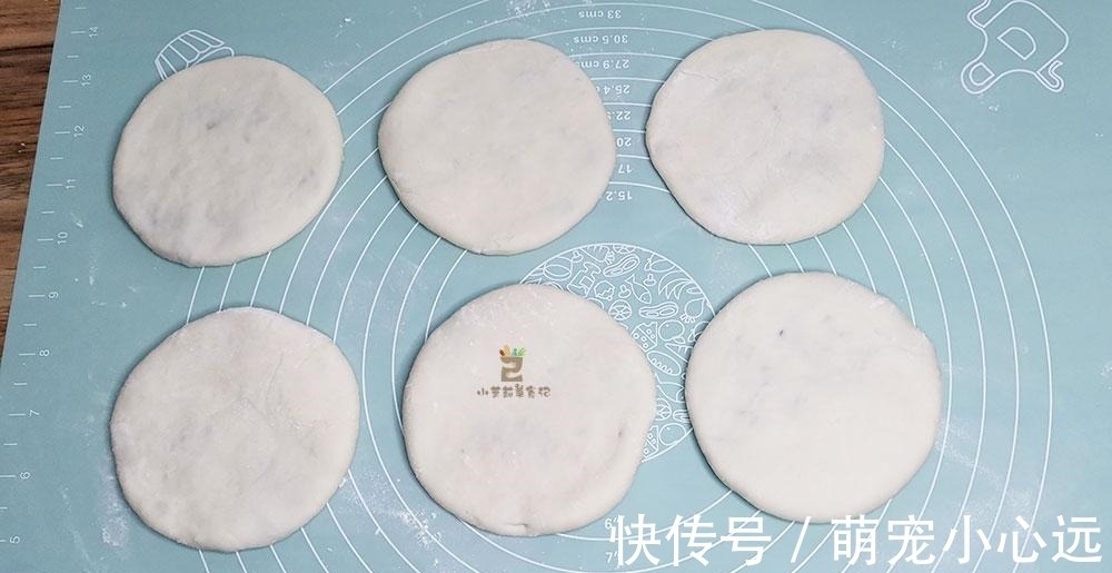 松软|无论烙什么饼，和面时多加一种料，烙出的饼酥脆松软，凉了也不硬