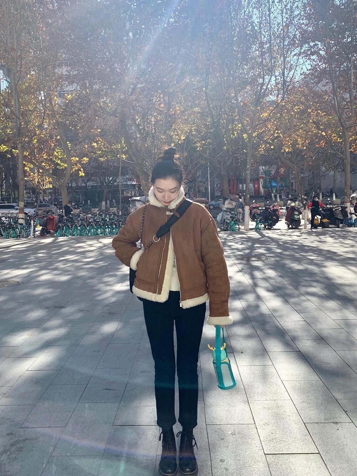 机车|想要穿得暖又想很霸气,不妨试试看机车外套吧?甜酷女孩的最爱