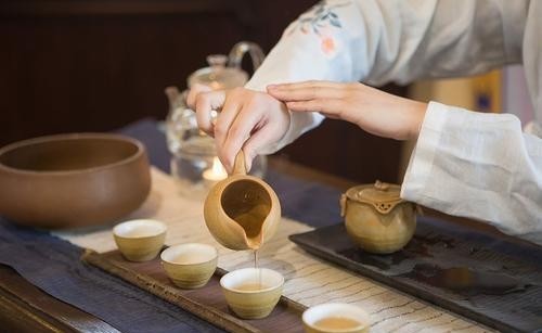 做作|为什么现在茶艺表演会让人有很做作的感觉?