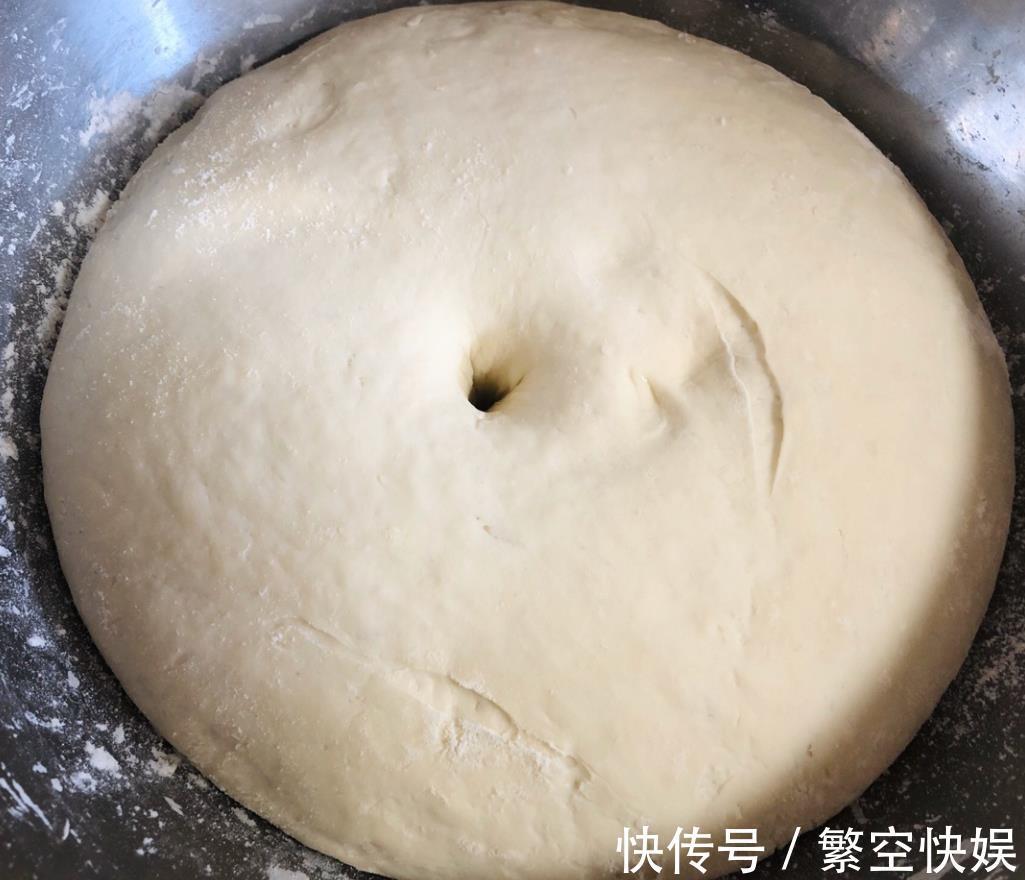 蒸馒头，记住别直接加酵母，多加一步，馒头更香更软更好吃