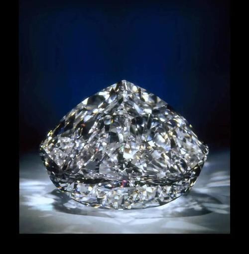 试戴了十只钻戒，分享一下选钻石的经验