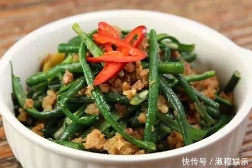 一个人就能吃掉一大盘的家常菜,酱香浓郁、鲜美无比,拌饭吃真香