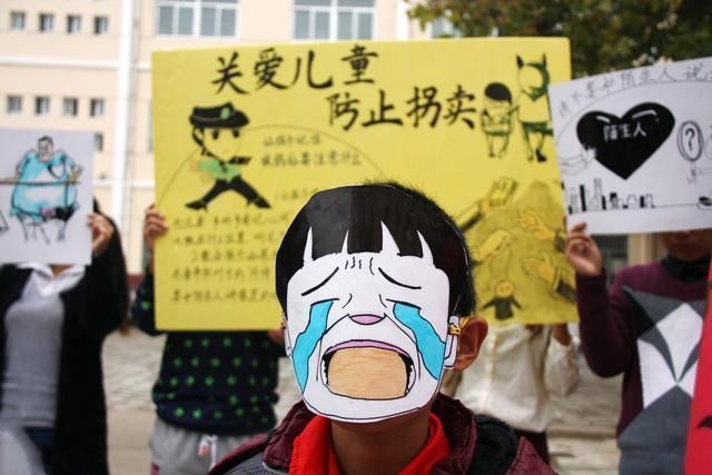 爸爸|4岁女宝找民警称“我爸爸丢了”,听到爸爸“名字”后,民警笑喷