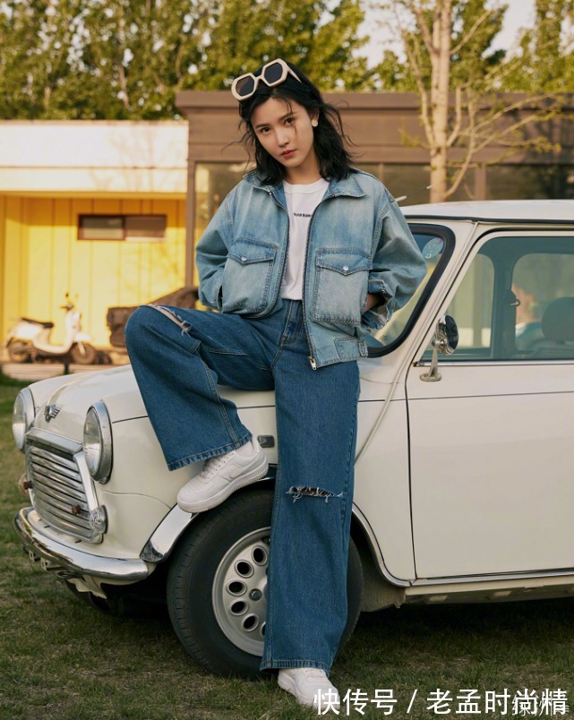 牛仔裙 牛仔单品怎么搭?搭对了大方减龄