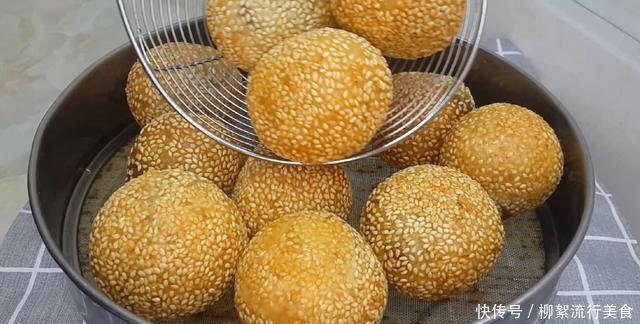 开水|麻团和面是开水还是凉水吗,掌握3个技巧,个个空心鼓泡不炸裂