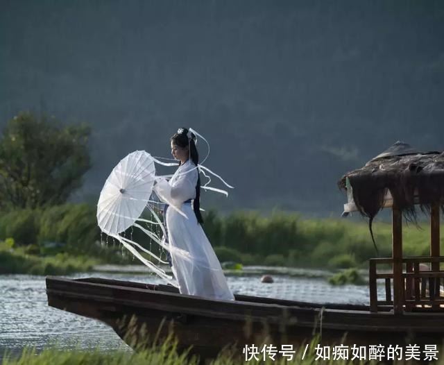 油纸伞|撑一把油纸伞在烟雨腾冲邂逅美丽的故事