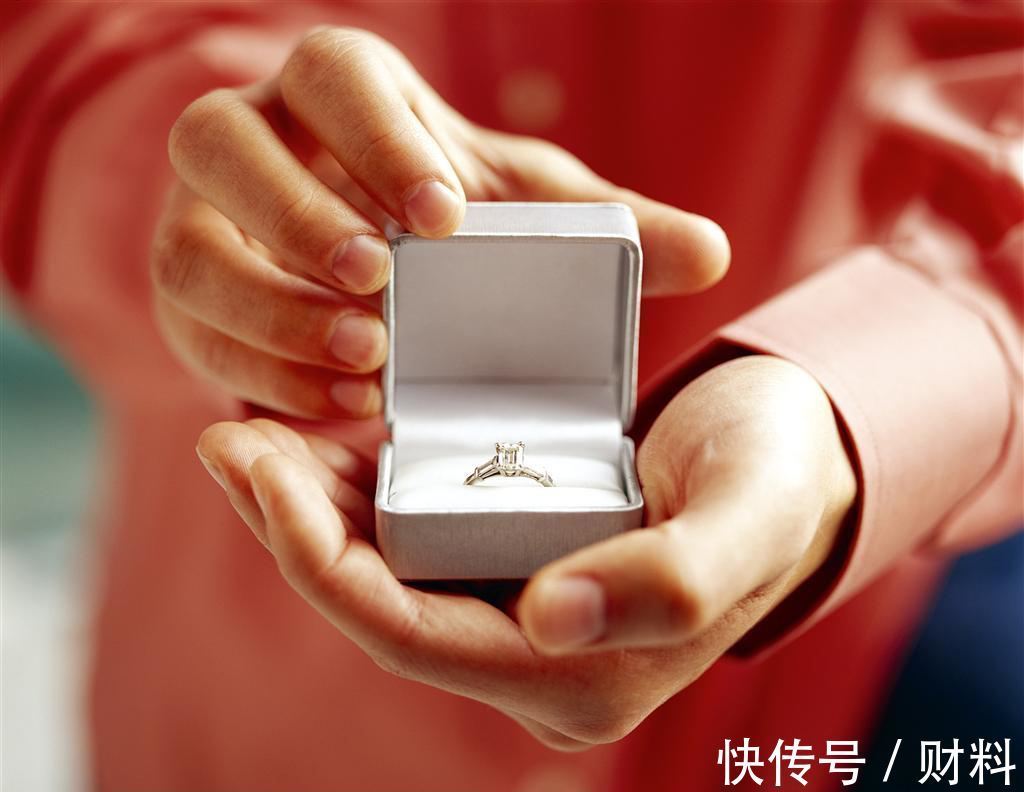 钻石商#长达百年的“骗局”,如今被中国制造“戳穿”,你还会买单吗?