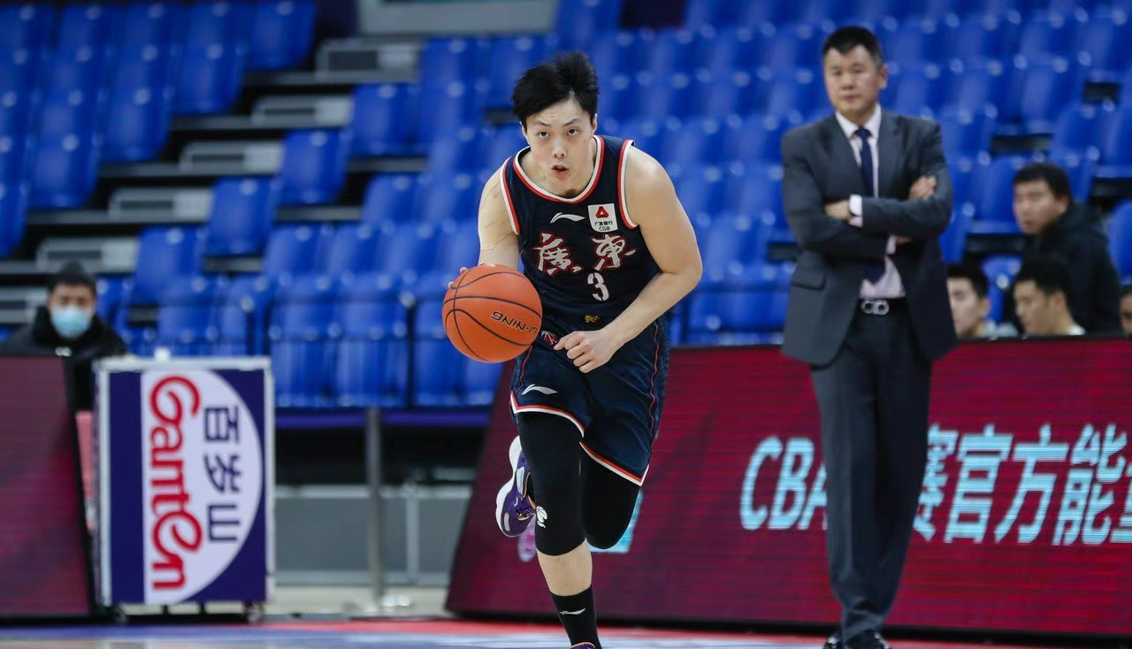 广东男篮|4连胜锁定前5,广东34分大胜四川,易建联22+12,MVP强势复苏