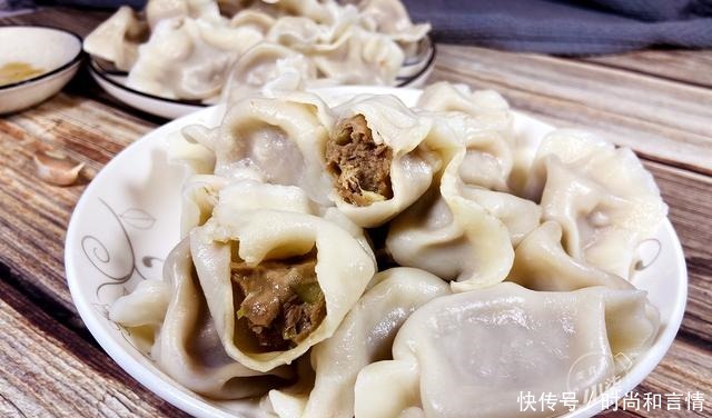  牛肉饺子这样调馅太好吃了，再贵也要吃，做法简单味道鲜香，解馋