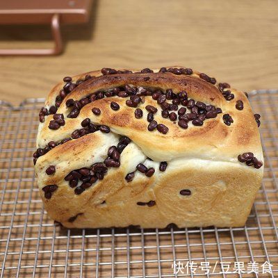 面团|#助力高考营养餐# 香甜柔软的蜜红豆吐司