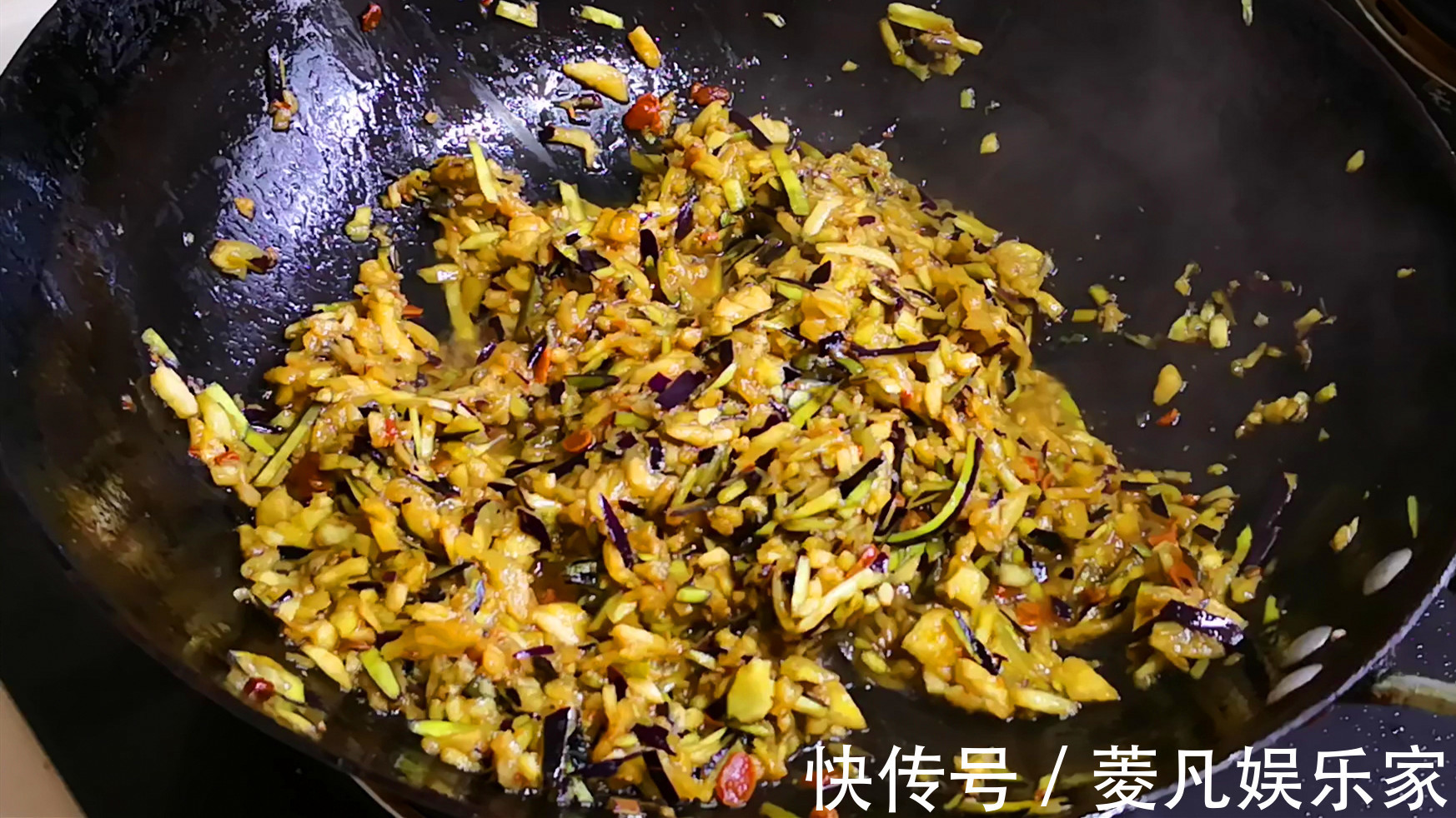 包饺子|茄子包饺子，实在太好吃了，鲜美多汁不油腻，比肉饺子还香还好吃