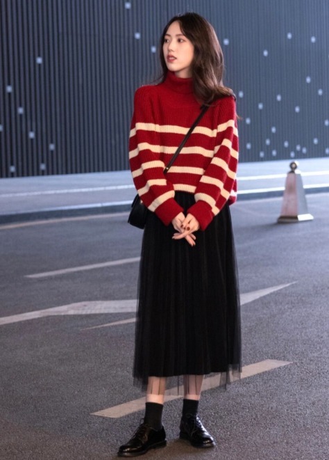 半身裙 针织衫配裤子还是裙子更好看?建议你两个都选,这样搭美极了!
