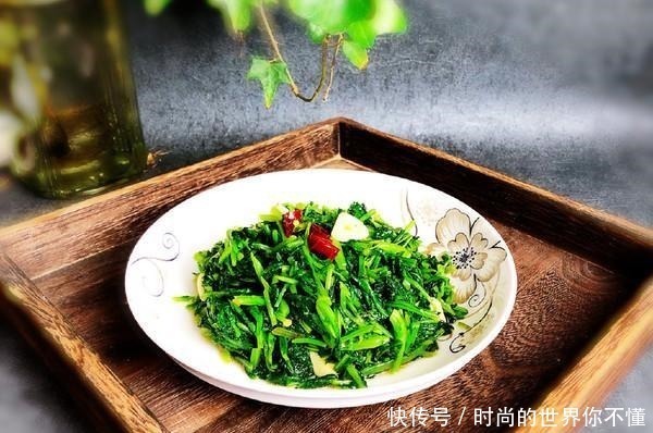 萝卜缨|“天然开塞露”被发现,通便滑肠,一次吃一盘,轻松排空黑宿便!