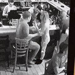 |搞笑GIF:大姐,不要不好意思,你也到了该找对象的年龄了