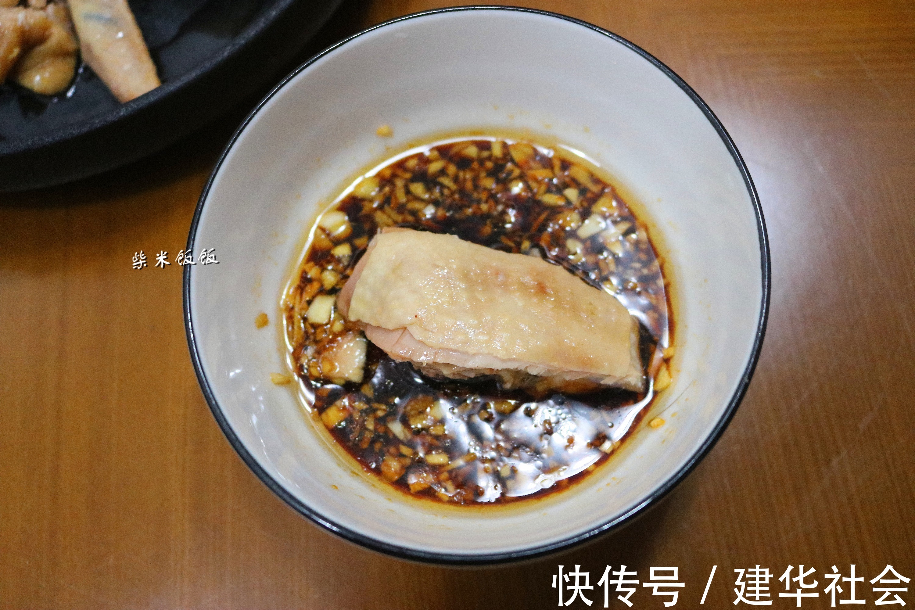 上火|鸡肉这做法真简单,不煮不炒,全程无油烟,好吃不上火