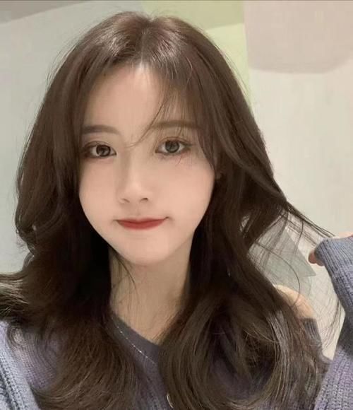 秋冬染发什么颜色更好看?2020流行这几种颜色,时髦又潮酷