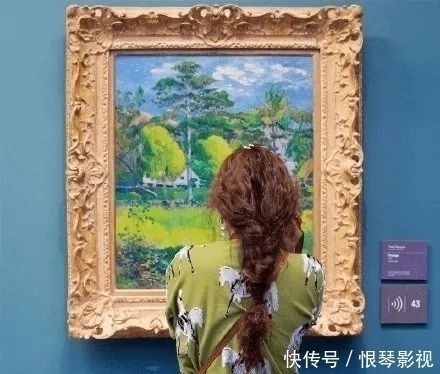 名画&他花2年时间,拍下1000个“撞衫”的人:撞衫不可怕,可怕的是……