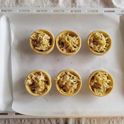 酥脆|#安佳马苏里拉芝士挑战赛# 好吃不腻的咸味蛋挞