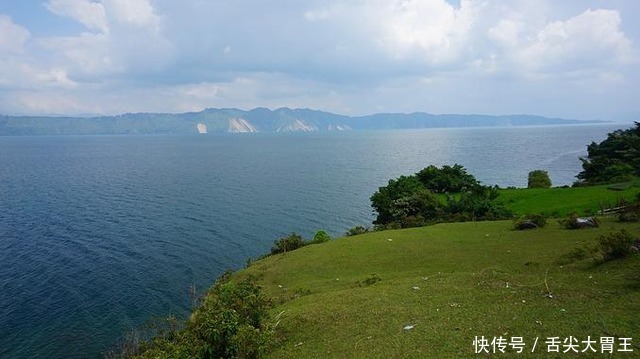 火山喷发|位于岛内的湖中岛，面积为530平方公里，比部分国家还大