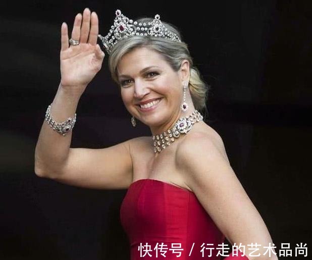 马克西 相比英国王室的珠宝,荷兰王室的珠宝也不容小觑!冠冕就来头不小!