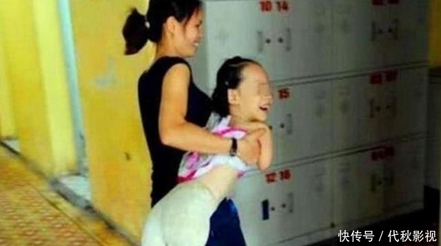 缺陷|怀孕七个月被查出没手脚,宝妈生下后被吓晕,如今孩子活成公主