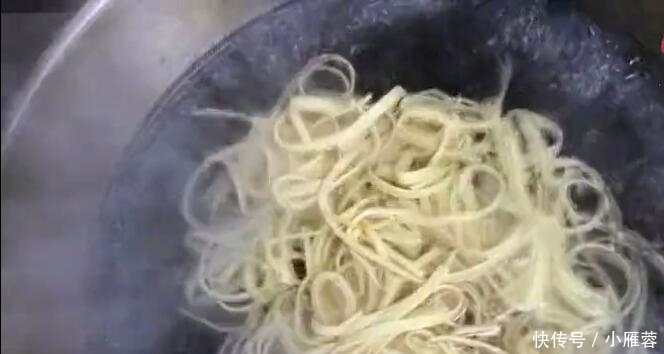 一道素鲜三丝,鲜嫩爽口,补钙清淡又有营养,特别解腻好吃