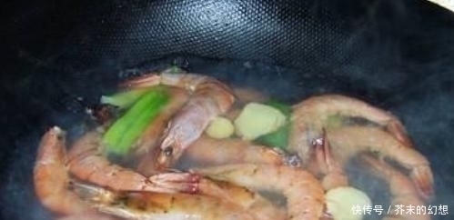 白灼虾|水煮白灼虾，直接丢锅里煮是大错特错少了这1步，虾肉又老又腥