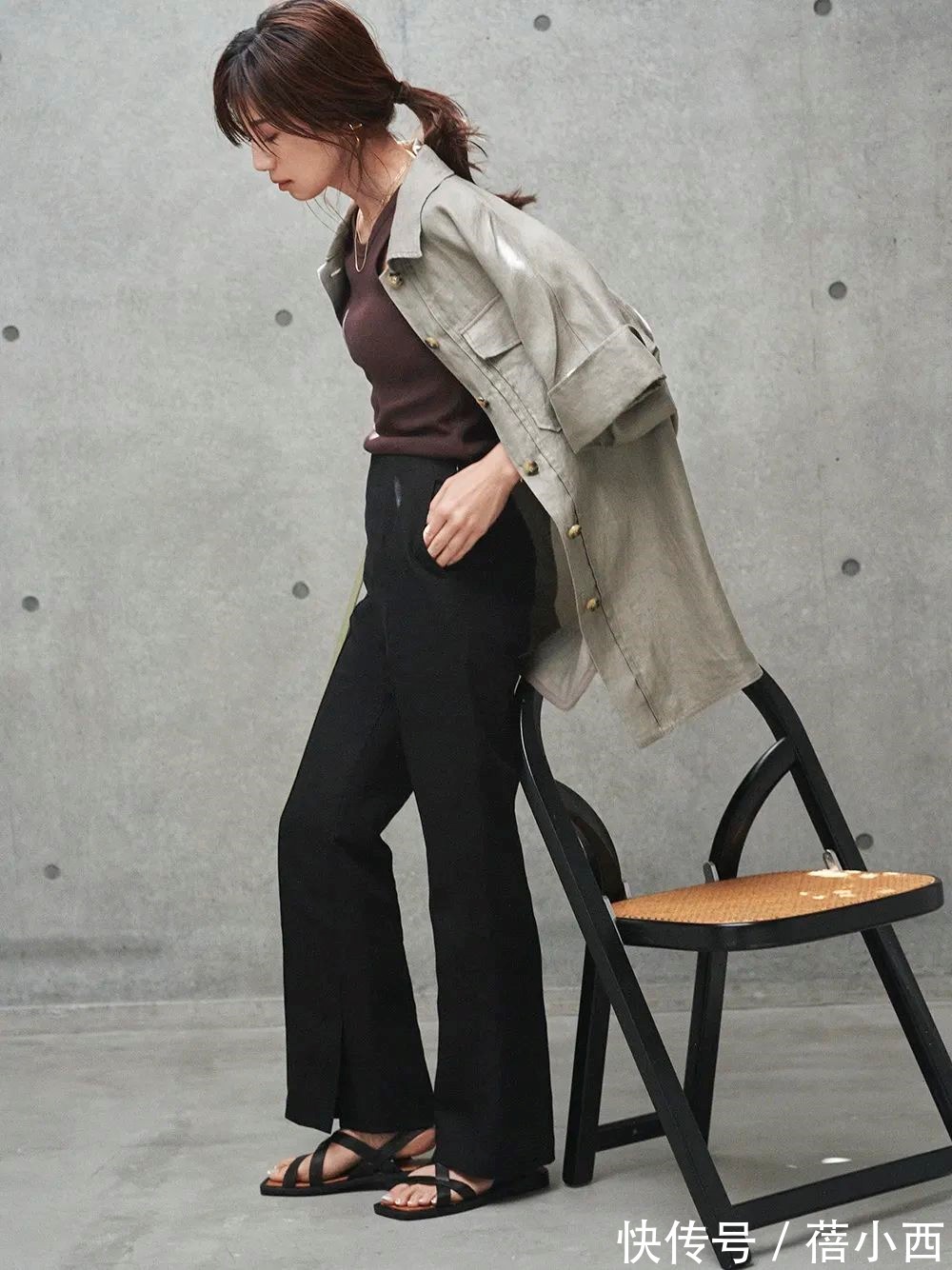 穿搭|还在学扮嫩?今年流行的大女人风可能更适合你,酷帅且时髦!