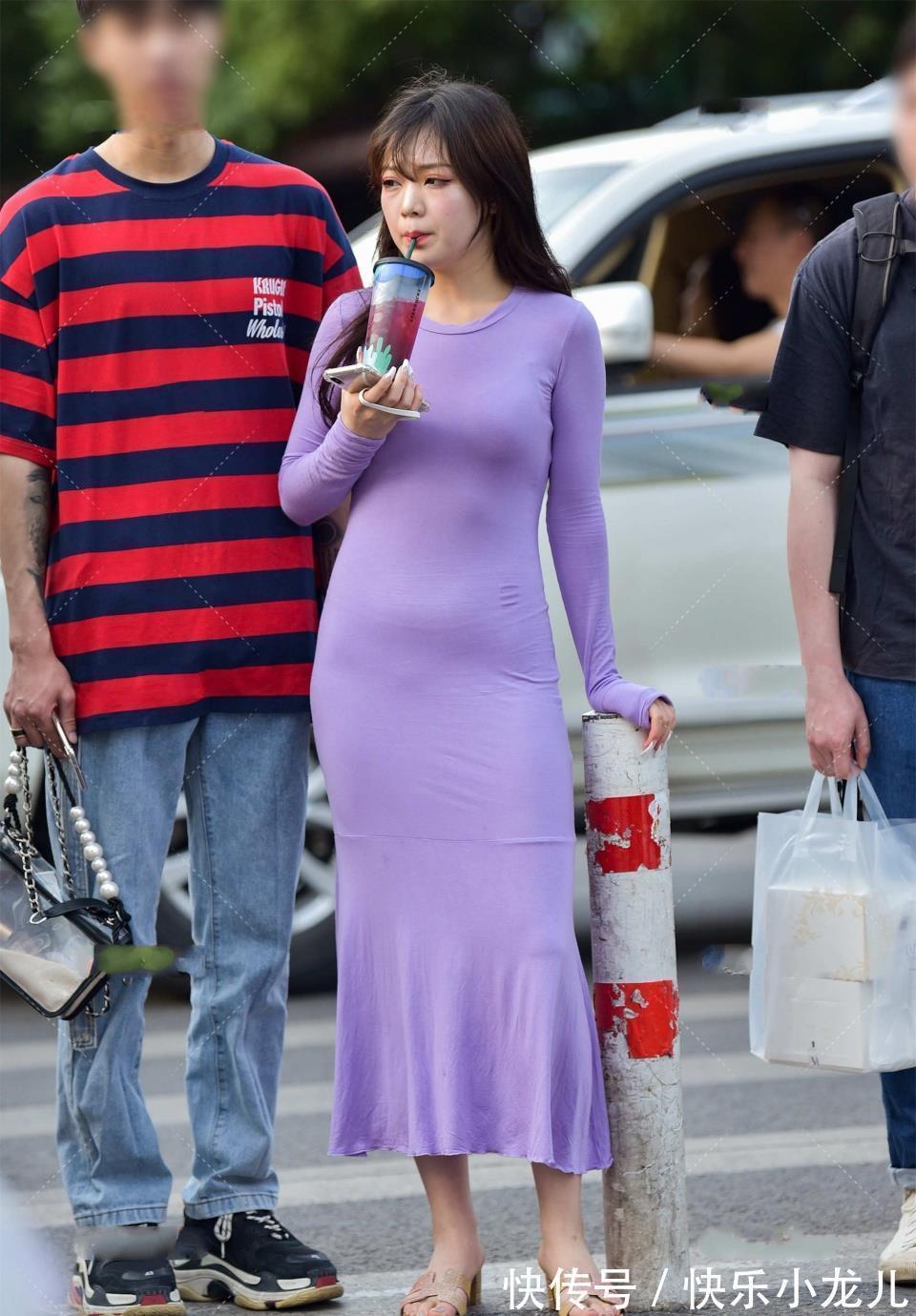 少女心 配上深海蓝色的西瓜红,鲜艳的少女色泽,灵动可爱活泼的亮眼